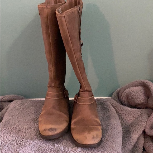 Girls 3 tall lace back zip up boots in tan. - Picture 2 of 7